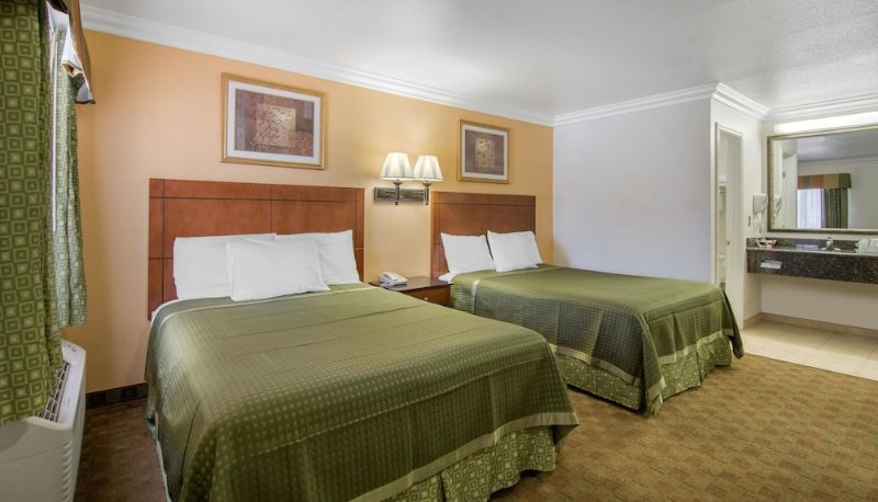 Info - Rodeway Inn Adelanto US 395