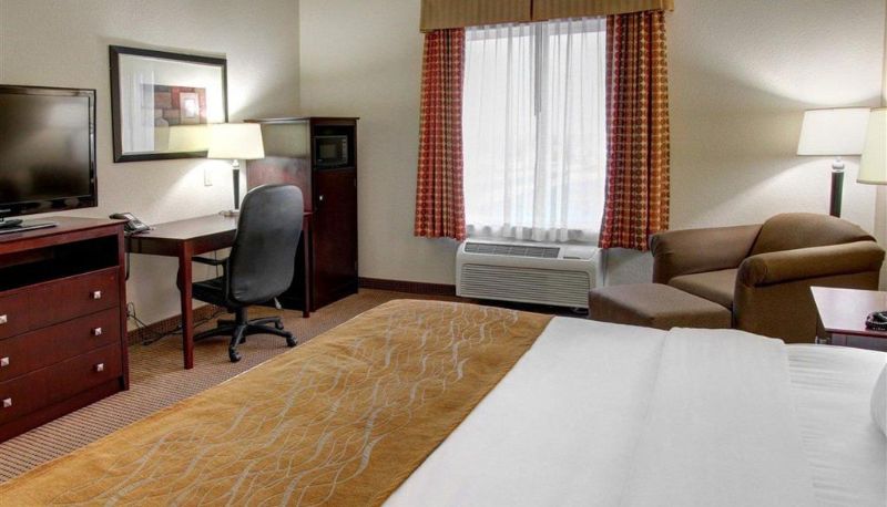 Camera - Comfort Inn & Suites Alvarado