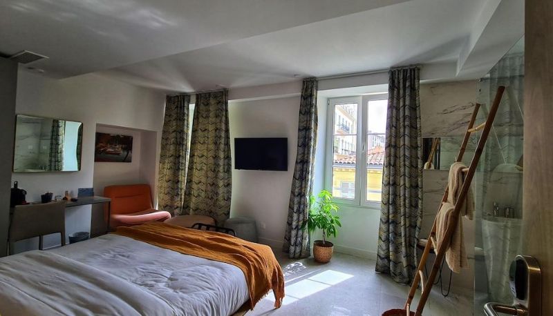 Standardzimmer - Le Petit Trianon et Le Charme des Suites