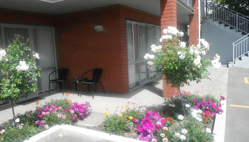 Bilgi - Cranford Oak Motel
