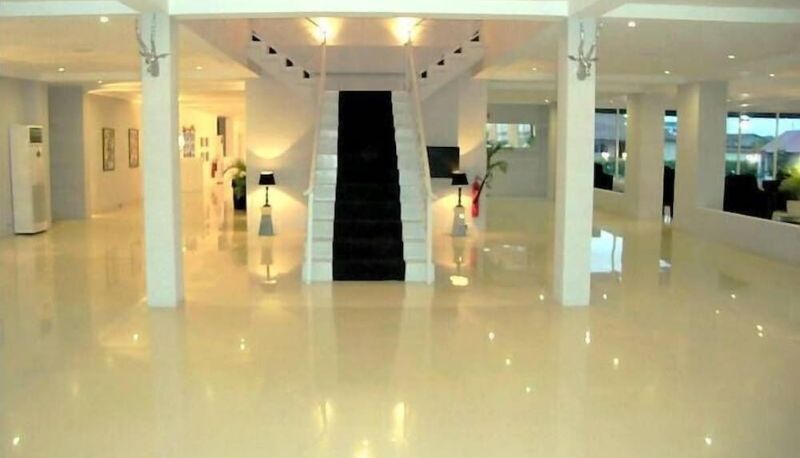 Hall - The Aknac Hotel
