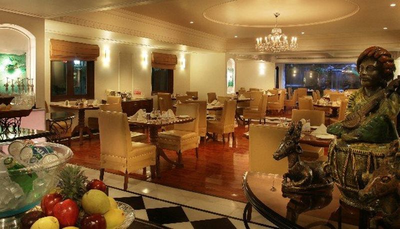 Restaurant - LEMON TREE PREMIER SABARMATI RIVERFRONT AHMEDABAD