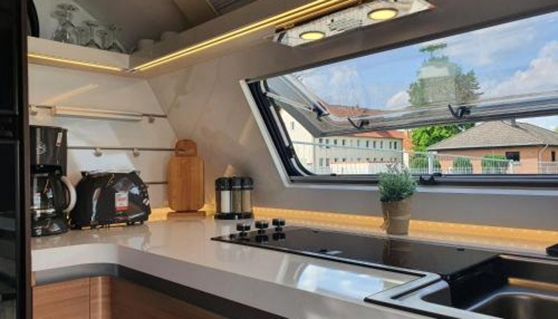 レストラン内の朝食ルーム - nahe Hannover Messe LANE Tiny Homes