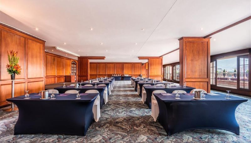 Hall - Dann Carlton Bogota