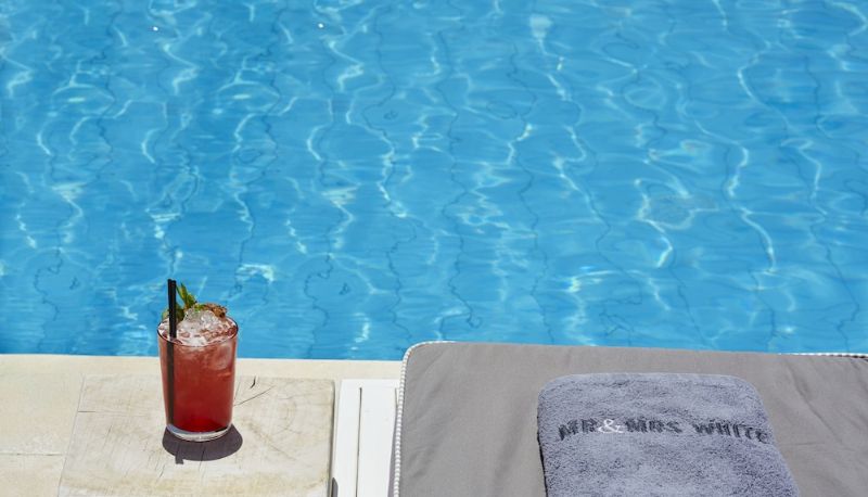 Havuz - Mr & Mrs White Paros