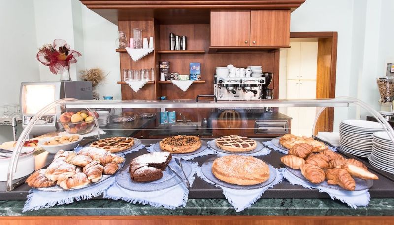Restaurant - Hotel Emilia