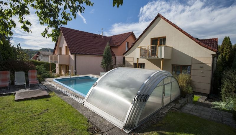Havuz - Hotel Garni Pod Skalkou