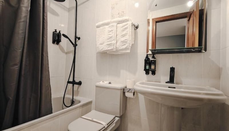 Bathroom - Hotel B-Nor