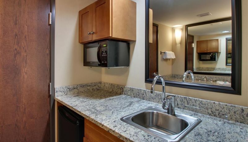 Room - Drury Plaza Hotel Broadview Wichita