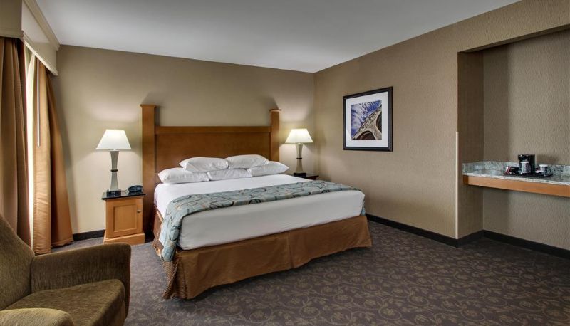 Room - Drury Plaza Hotel Broadview Wichita