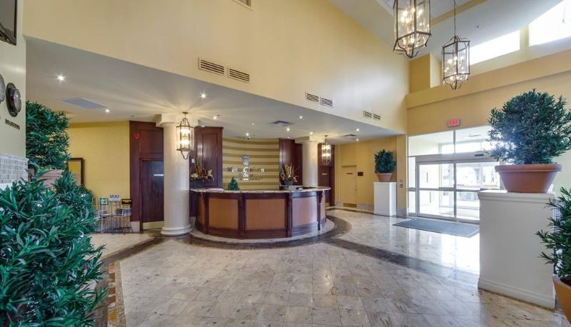 Sala - Monte Carlo Inn Downtown Markham