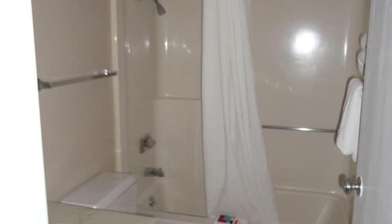 Banyo - Super 8 by Wyndham Fremont NE