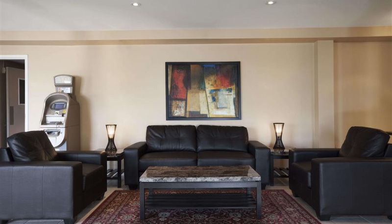 Lobby - Travelodge by Wyndham Kapuskasing