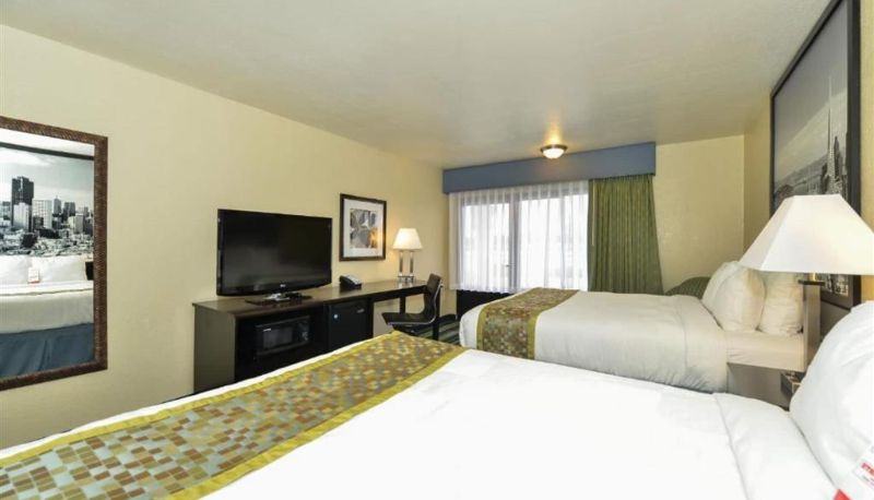 Room - Super 8 by Wyndham Vallejo/Napa Valley
