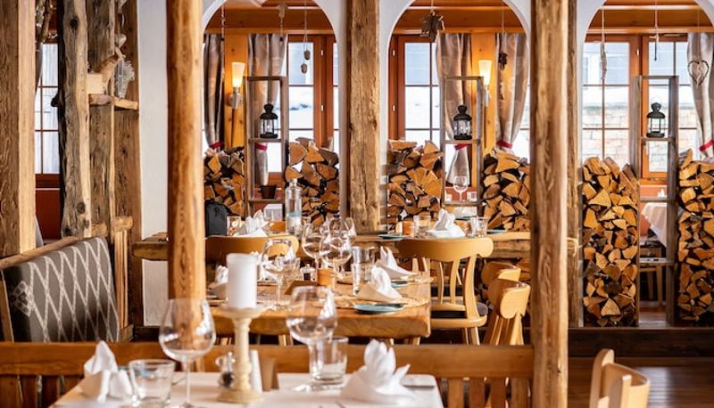 Restaurant - The Pollux
