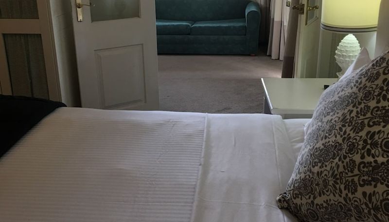 Suite - Norwood House Motel & Reception Centre