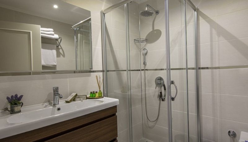 Üç kişilik oda - Hotel Real Life