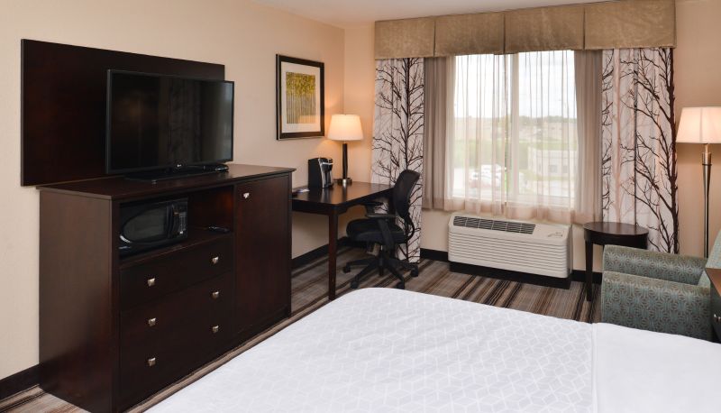 Zimmer - Holiday Inn Express & Suites EMPORIA NORTHWEST by IHG