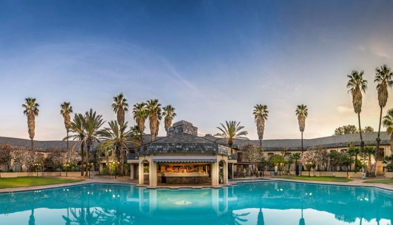 プール - Mmabatho Palms Hotel