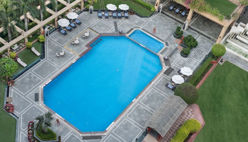 プール - EROS HOTEL NEW DELHI by IHG