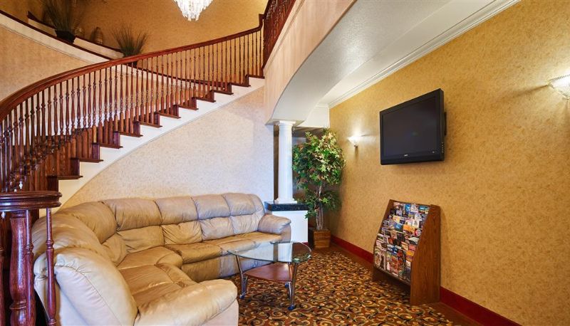 Salón - Best Western Henrietta Inn & Suites