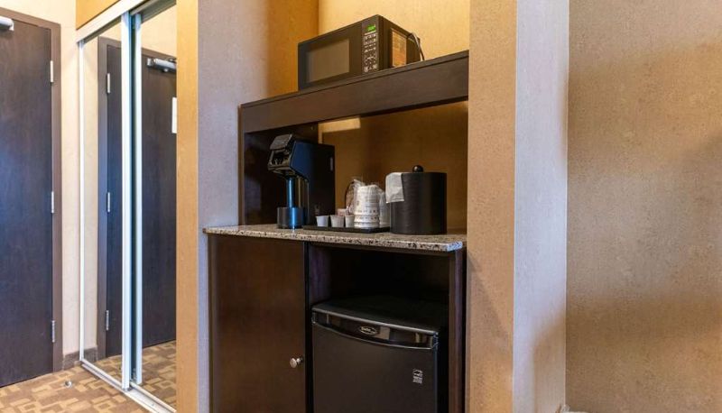 Camera - Best Western Plus South Edmonton Inn & Suites