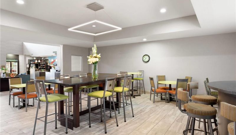 Innenbreich - La Quinta Inn & Suites by Wyndham Columbus - Edinburgh