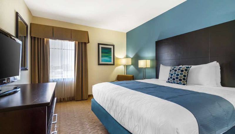 Suite - Best Western Plus Lytle Inn & Suites