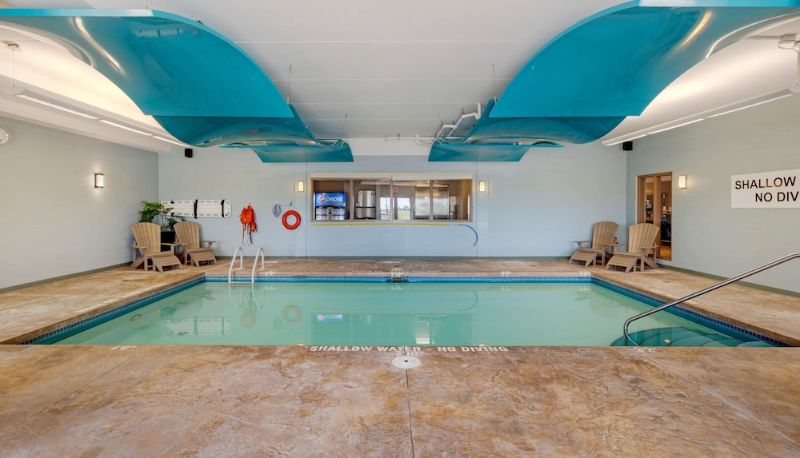Piscina - Best Western Plus Walkerton Hotel & Conference Centre