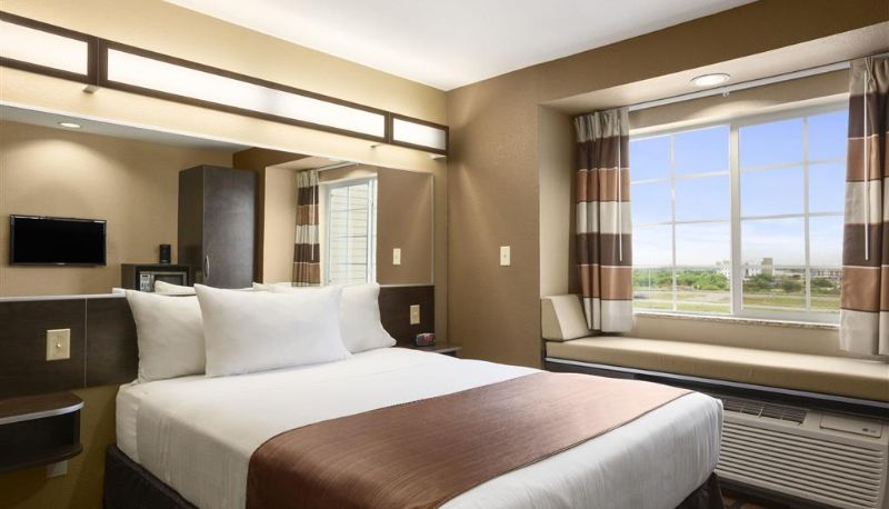 Camera - Microtel Inn & Suites by Wyndham Cotulla