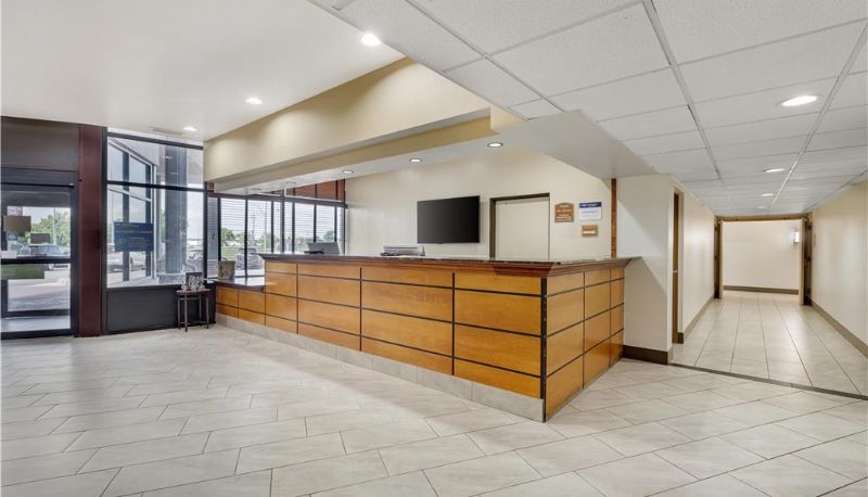 Lobby - Best Western Plus York Hotel & Conference Center
