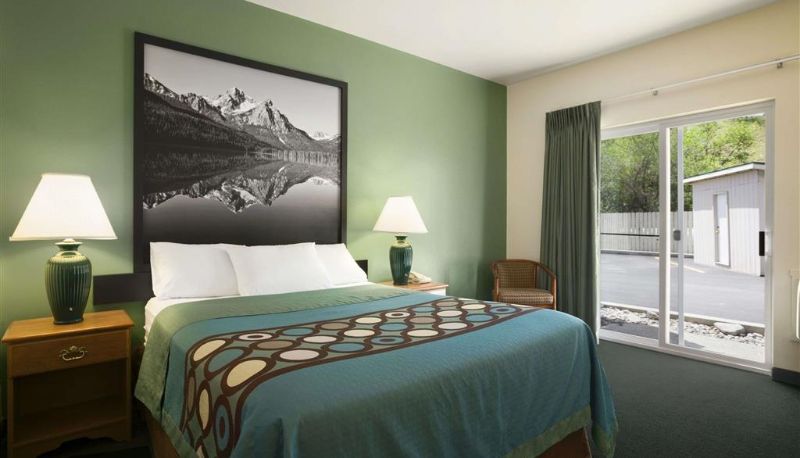 Zimmer - Super 8 by Wyndham Salmon