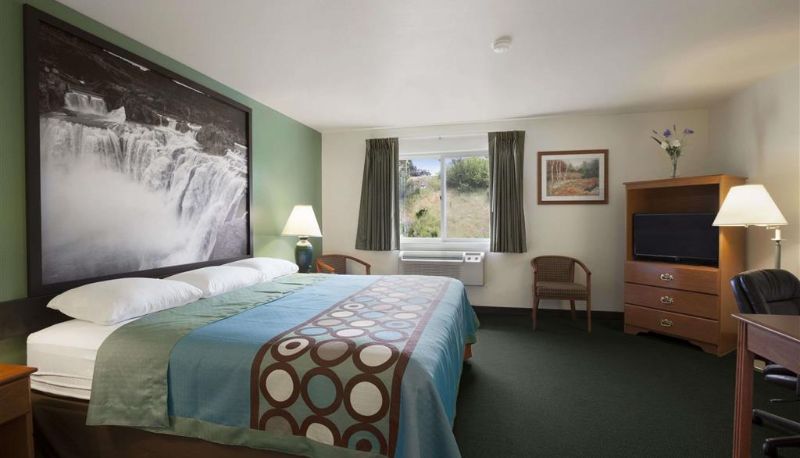 Chambre - Super 8 by Wyndham Salmon