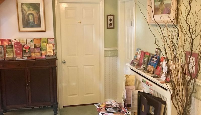 Hall - Brookville Guest House