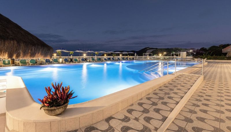 Piscina - SERHS Beach Hotel