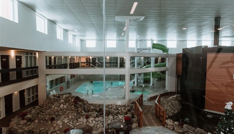 Hall - COAST NISKU INN AND CONFERENCE CENTRE