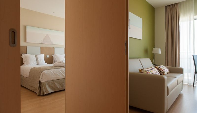 Info - EUROSTARS OASIS PLAZA