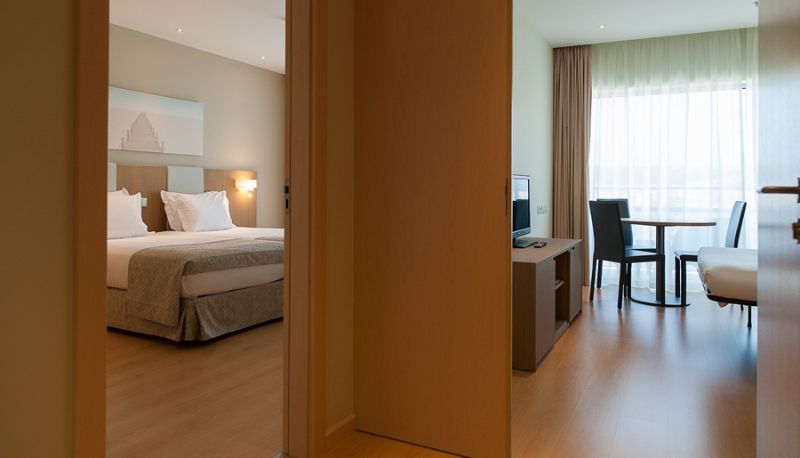 Info - EUROSTARS OASIS PLAZA