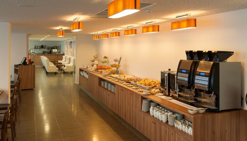 Info - EUROSTARS OASIS PLAZA