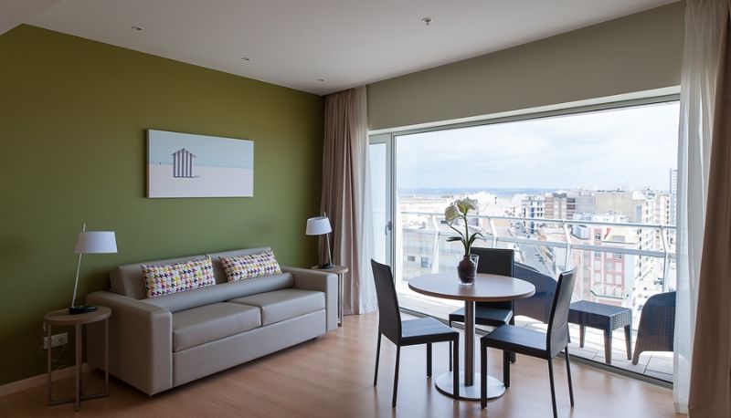 Info - EUROSTARS OASIS PLAZA