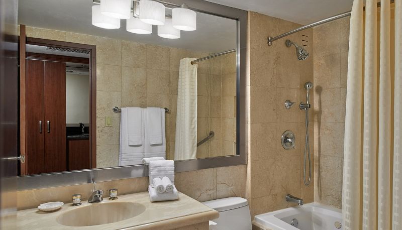 Información - The Sunny Miami Sunny Isles Beach Curio Collection by Hilton