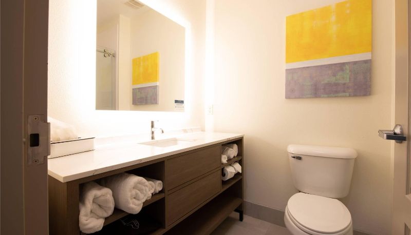 Room - Comfort Suites Oil Center