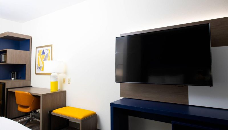 Room - Comfort Suites Oil Center