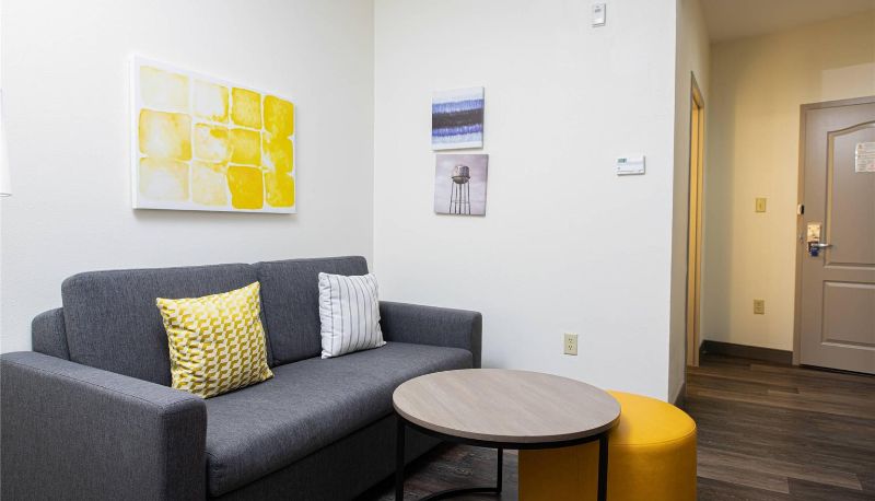 Room - Comfort Suites Oil Center