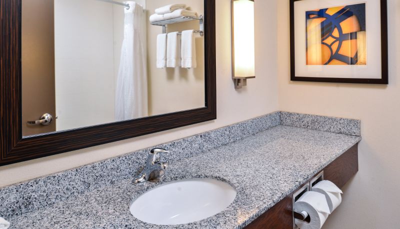 Camera - Holiday Inn Express & Suites YORK by IHG