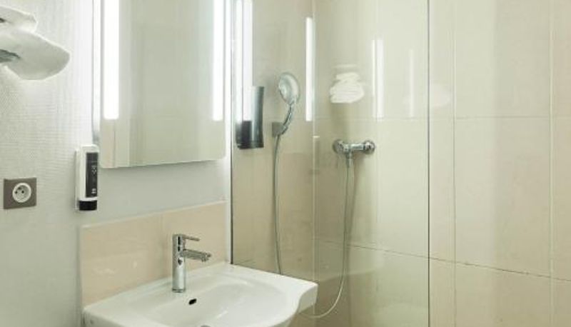 Badezimmer - B&B HOTEL Bretigny-sur-Orge