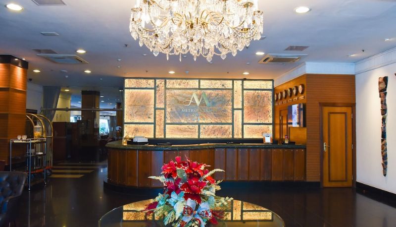 Reception - Metropolitan Hotel