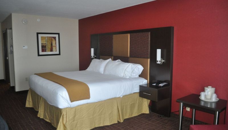 Zimmer - Holiday Inn Express & Suites GREENSBURG by IHG