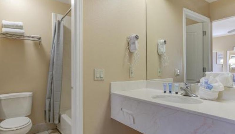 Badezimmer - Shasta Pines Motel & Suites