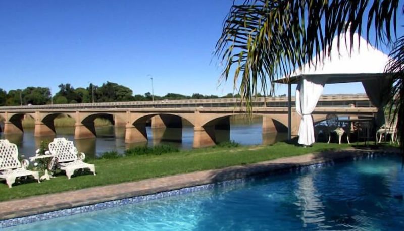 Piscina - Belurana Collection River Manor